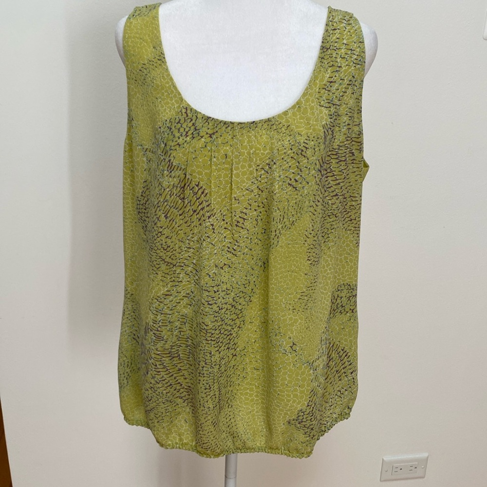 Banana Republic NWOT blouse in snake pattern size Large, lime green color